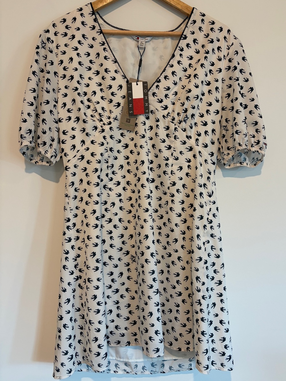 NWT Tommy Hilfiger XL White Bird Print V-Neck Puff Sleeve Tommy Jeans Dress